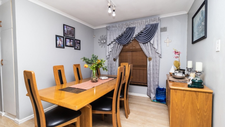 3 Bedroom Property for Sale in Highbury Western Cape